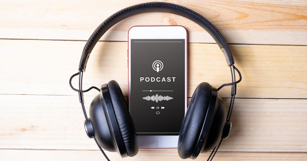 Read more about the article 5 Great Expat Podcasts For Travelers Abroad